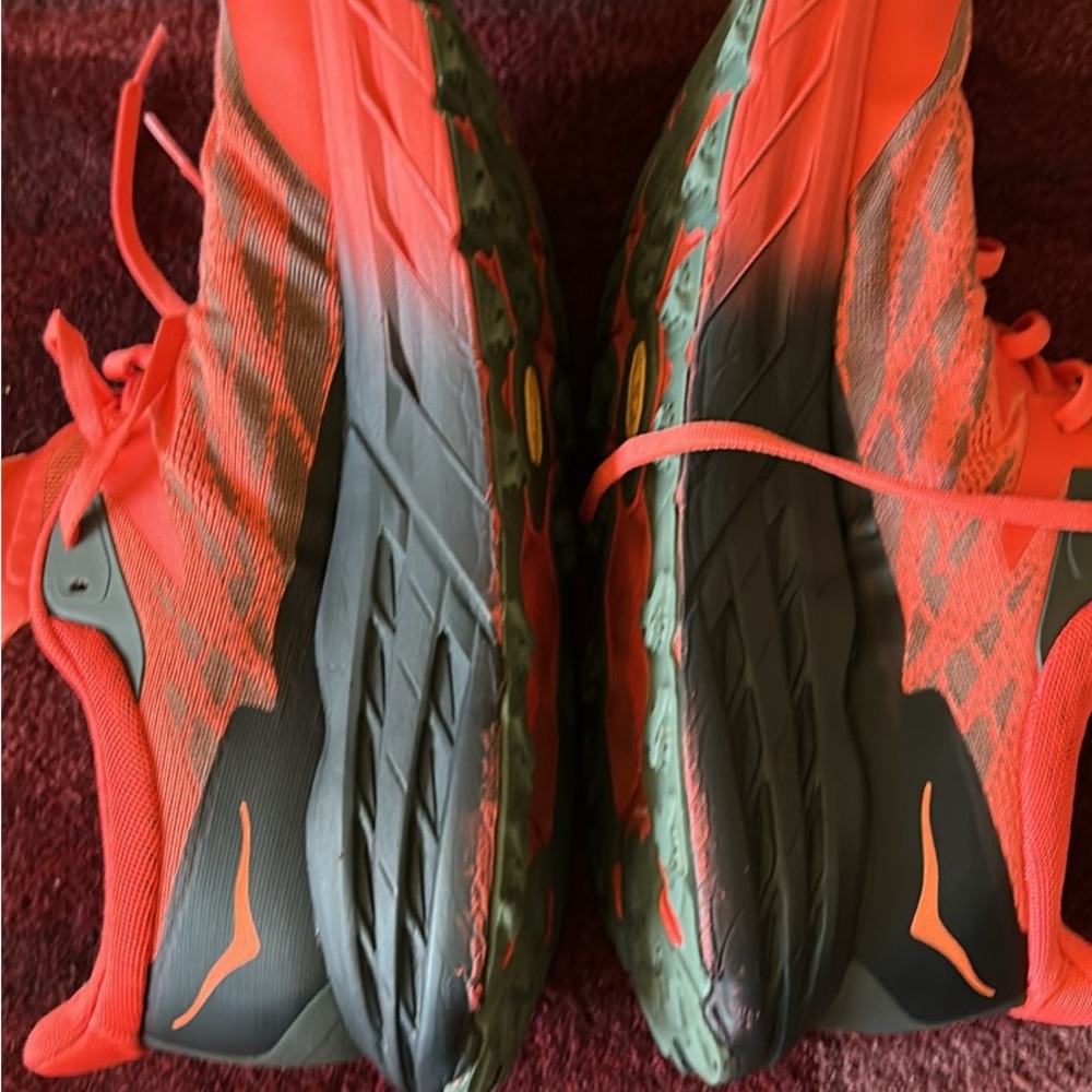 HOKA SPEEDGOAT 5 Men's Shoes in Vibrant Orange /  GORE-TEX /  Vibram - Picture 2 of 6